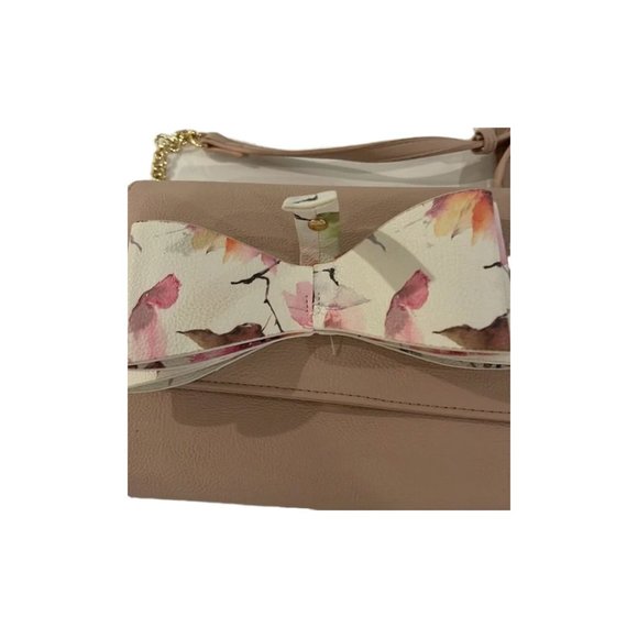 Betsy Johnson women’s cross body purse color light pink - Picture 7 of 8